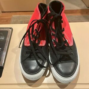 Black and red converse all stars